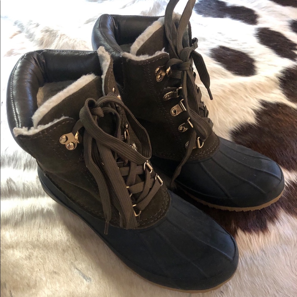 Joie Winter Boots